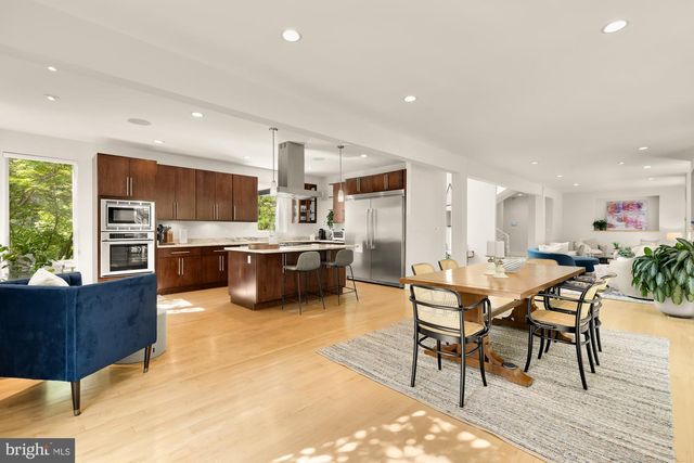 2867 TILDEN ST NW, Washington, DC 20008