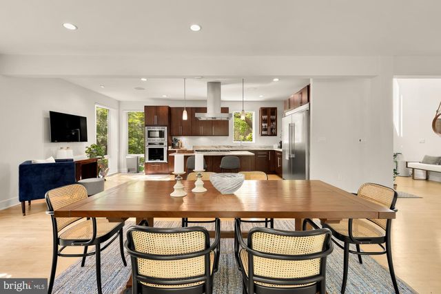 2867 TILDEN ST NW, Washington, DC 20008