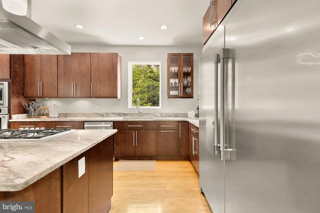 2867 TILDEN ST NW, Washington, DC 20008