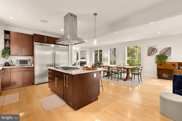 2867 TILDEN ST NW, Washington, DC 20008