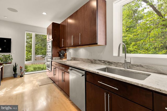 2867 TILDEN ST NW, Washington, DC 20008