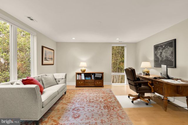 2867 TILDEN ST NW, Washington, DC 20008
