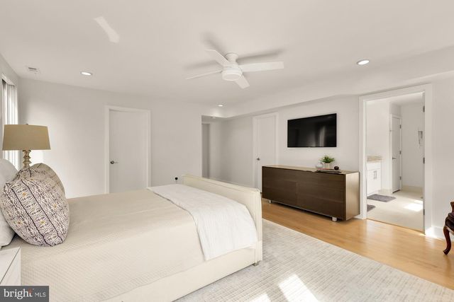 2867 TILDEN ST NW, Washington, DC 20008