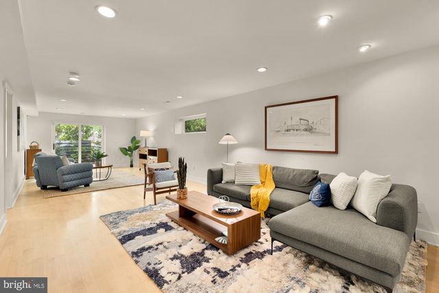 2867 TILDEN ST NW, Washington, DC 20008