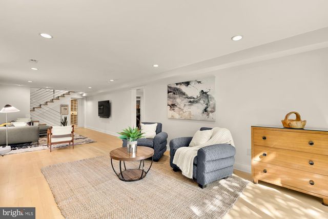 2867 TILDEN ST NW, Washington, DC 20008