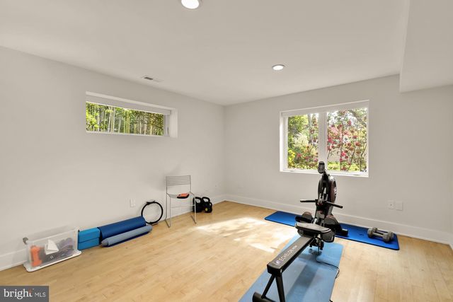 2867 TILDEN ST NW, Washington, DC 20008