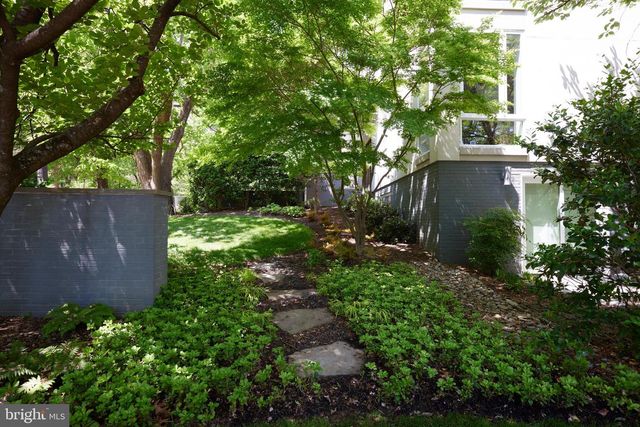 2867 TILDEN ST NW, Washington, DC 20008