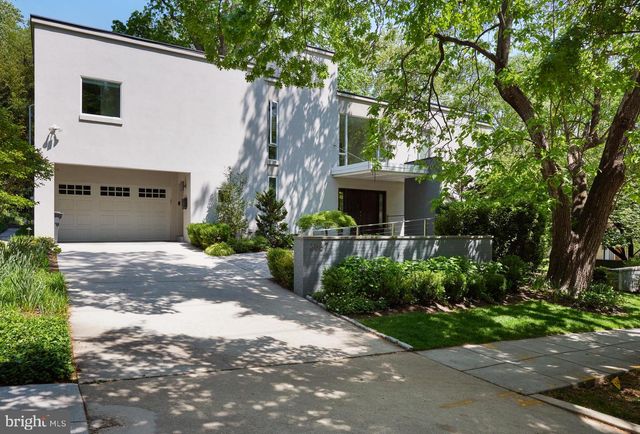 2867 TILDEN ST NW, Washington, DC 20008
