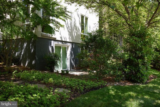 2867 TILDEN ST NW, Washington, DC 20008