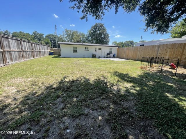 5949 MAPLE LEAF Drive, Jacksonville, FL 32211