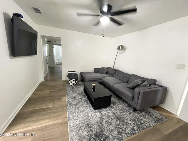 5949 MAPLE LEAF Drive, Jacksonville, FL 32211
