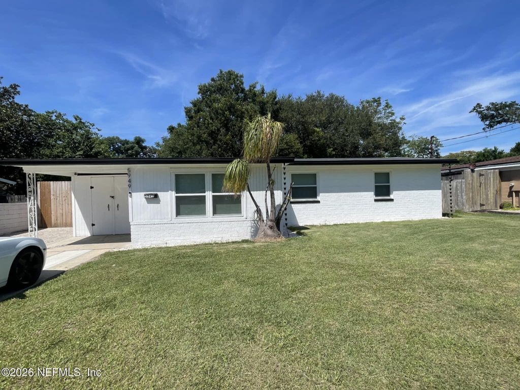 5949 MAPLE LEAF Drive, Jacksonville, FL 32211