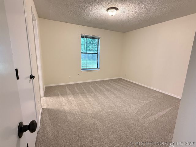 14468 S Poplar Street, Glenpool, OK 74033