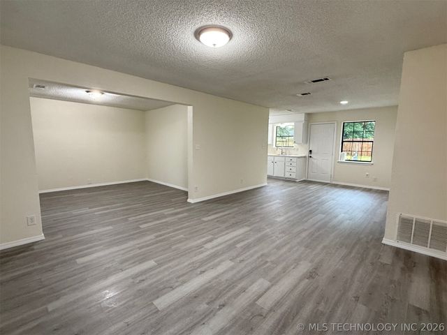 14468 S Poplar Street, Glenpool, OK 74033