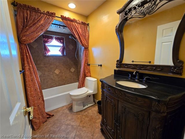 2922 Wynstone Drive, Sebring, FL 33875