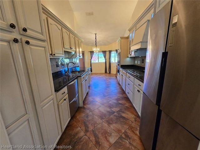 2922 Wynstone Drive, Sebring, FL 33875