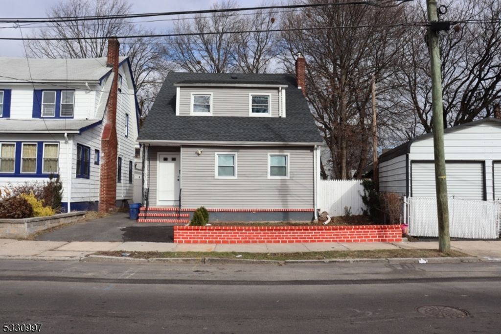 9 Spencer St, Newark City, NJ 07106