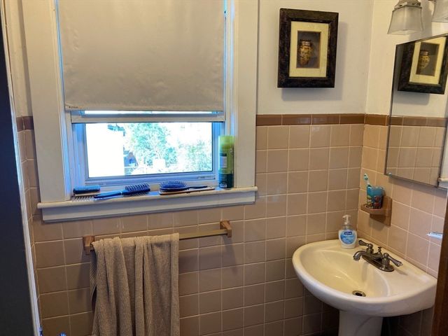 22 Ruggles Street, Quincy, MA 02169
