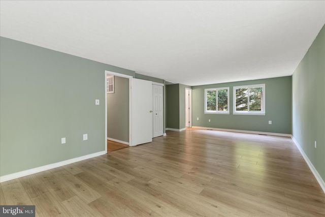 2231 SANIBEL DR, Reston, VA 20191