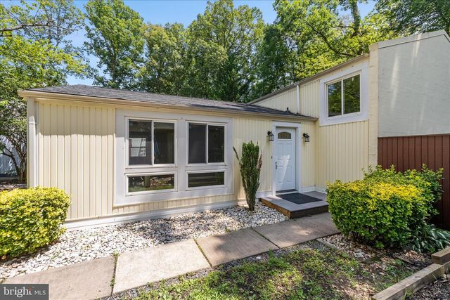 2231 SANIBEL DR, Reston, VA 20191