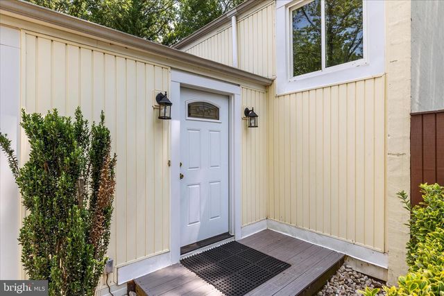 2231 SANIBEL DR, Reston, VA 20191