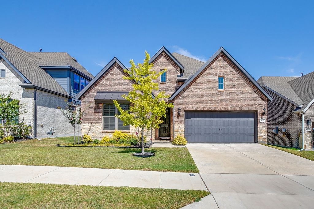 6221 Escarpment Drive, Fort Worth, TX 76112 — exterior