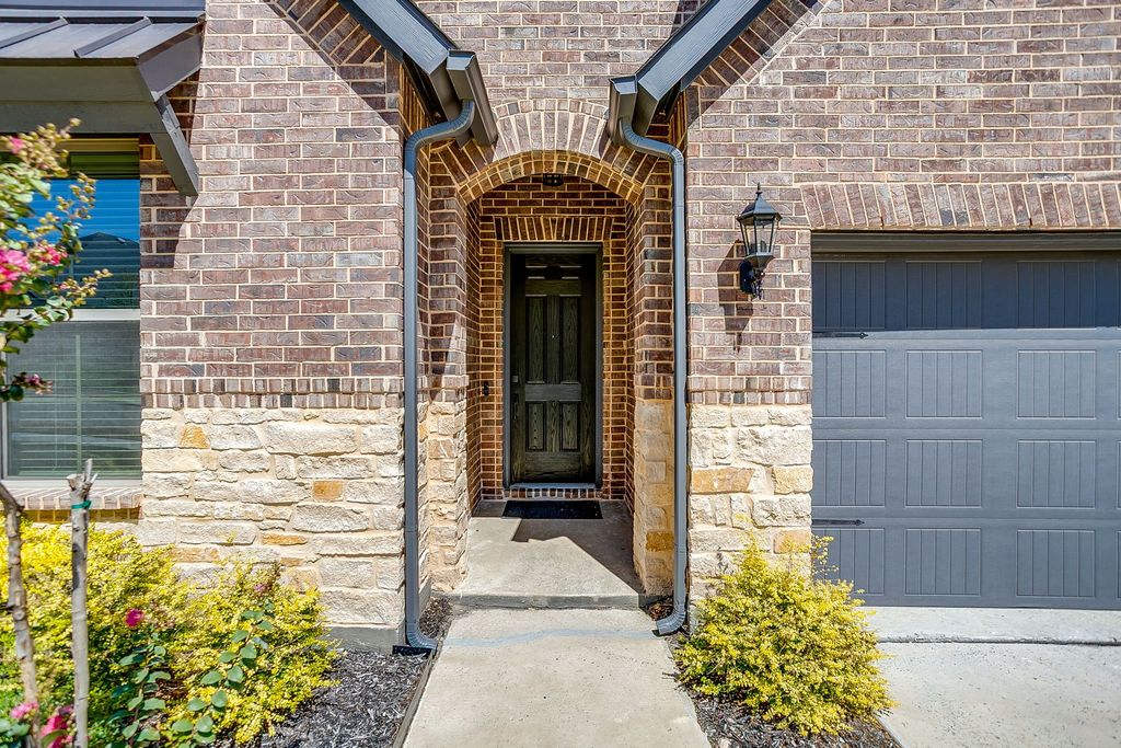 6221 Escarpment Drive, Fort Worth, TX 76112 — photo 2