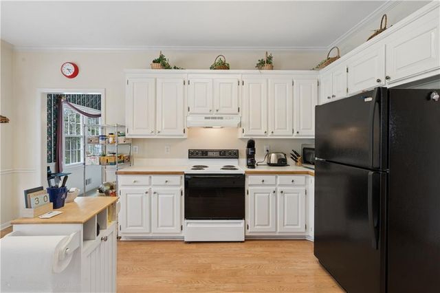 1615 Peachcrest Drive, Lawrenceville, GA 30043