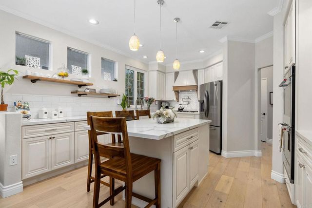 4284 Corte Favor, San Diego, CA 92130