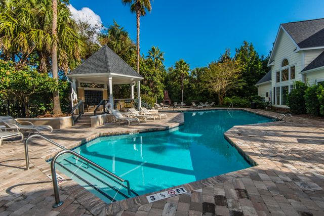 45 Sycamore Avenue 836, Charleston, SC 29407