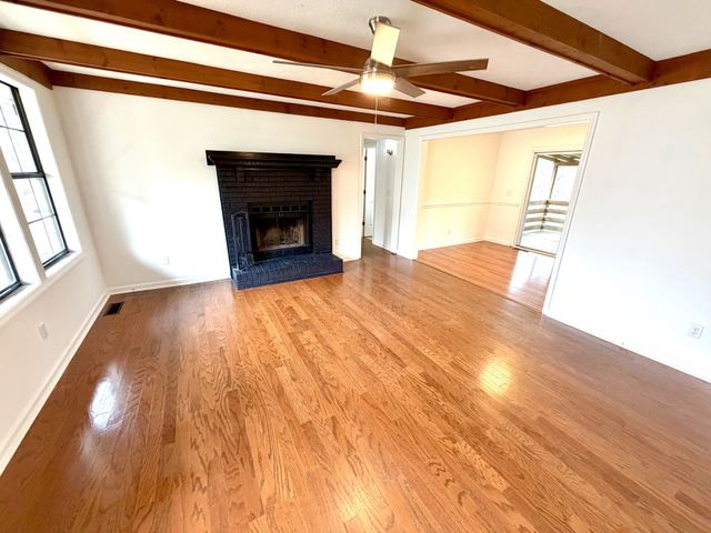 104 Treetop Ct, White House, TN 37188