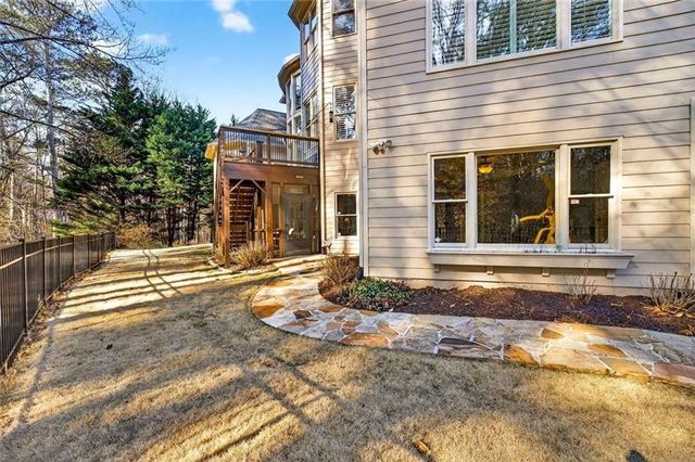 376 Prestbury Court, Suwanee, GA 30024