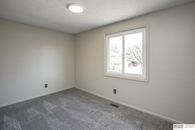 606 N 152nd Circle, Omaha, NE 68154