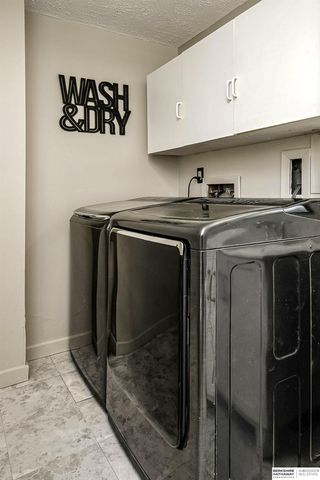 606 N 152nd Circle, Omaha, NE 68154