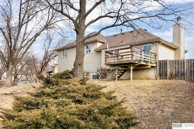 606 N 152nd Circle, Omaha, NE 68154