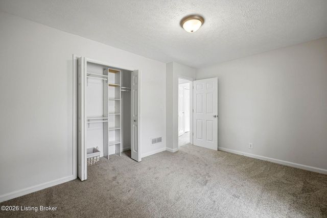 4607 Haeringdon Dr, Louisville, KY 40299