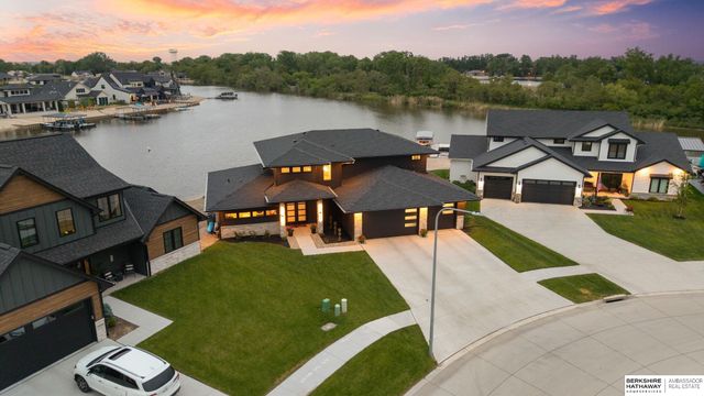 28502 Jessie Circle, Valley, NE 68064