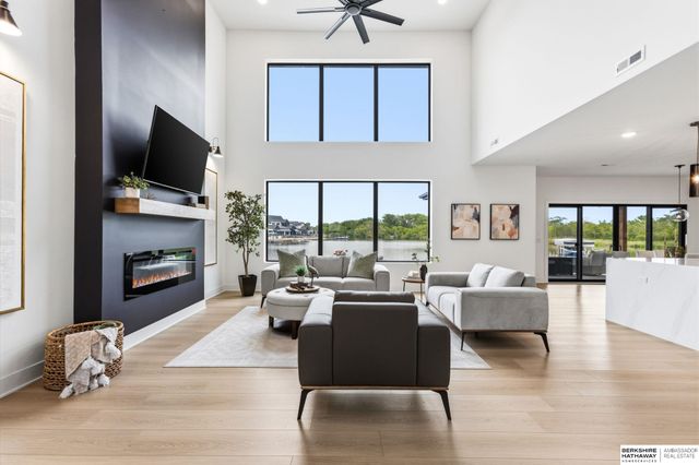 28502 Jessie Circle, Valley, NE 68064