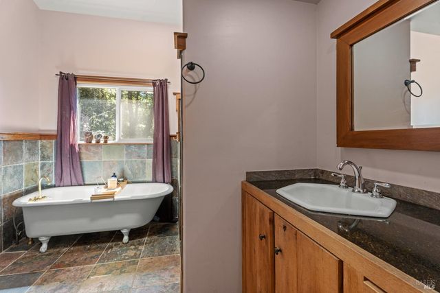 23851 Iris Ter, Willits, CA 95490