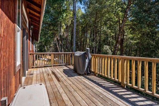 23851 Iris Ter, Willits, CA 95490