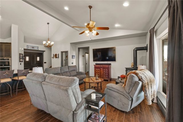 21413 Lakeview Drive, Garfield, AR 72732