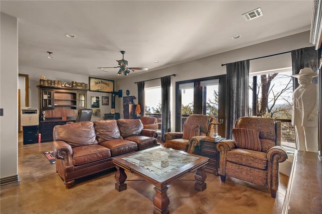 21413 Lakeview Drive, Garfield, AR 72732