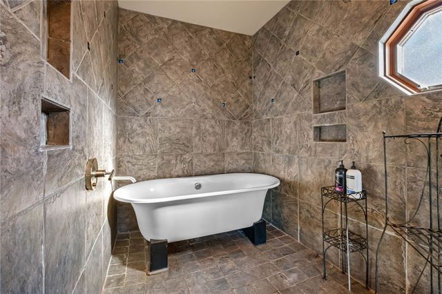 21413 Lakeview Drive, Garfield, AR 72732