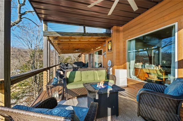 21413 Lakeview Drive, Garfield, AR 72732