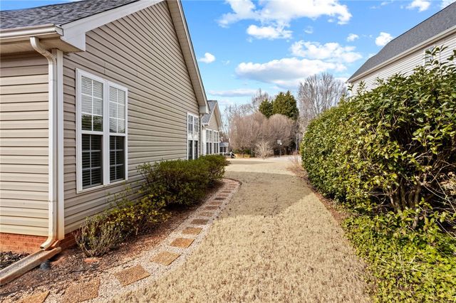 8 NORTHCLIFF Way, Greenville, SC 29617