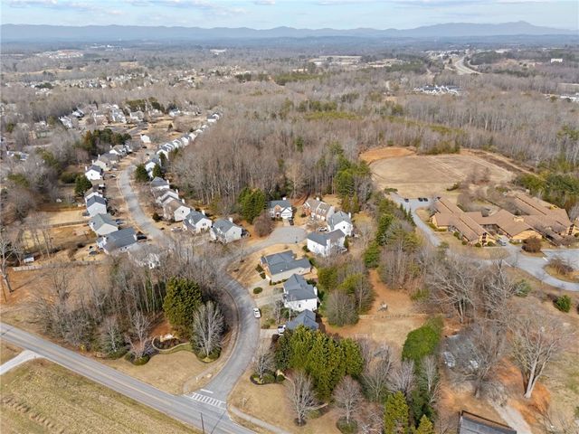 8 NORTHCLIFF Way, Greenville, SC 29617