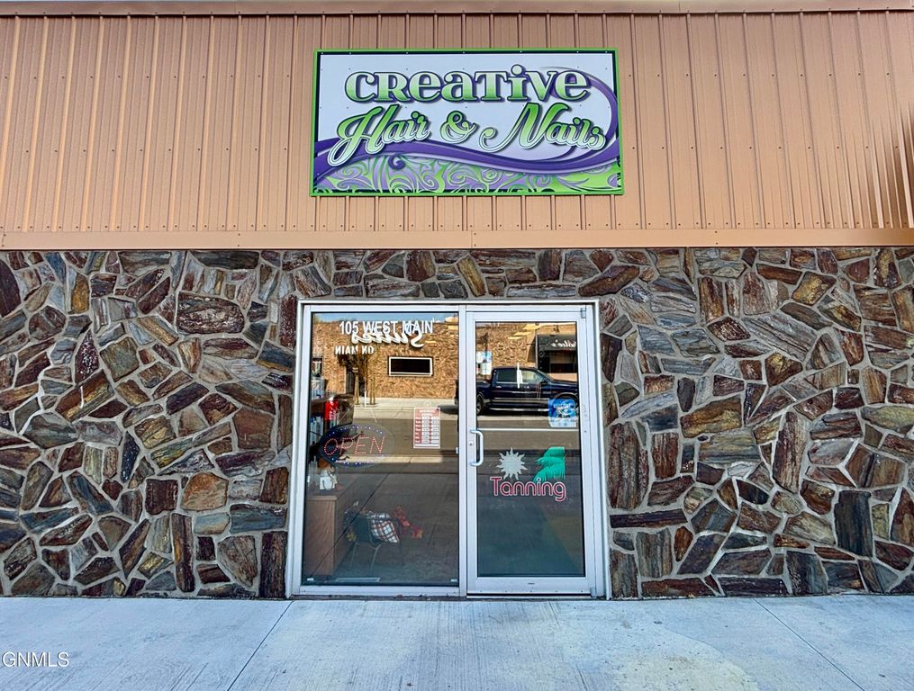 105 Main Street W, Beulah, ND 58523