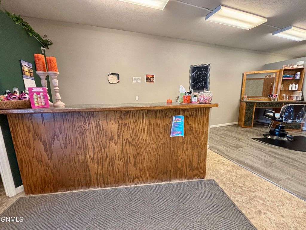 105 Main Street W, Beulah, ND 58523 photo 11