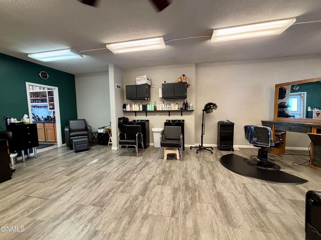 105 Main Street W, Beulah, ND 58523 photo 14