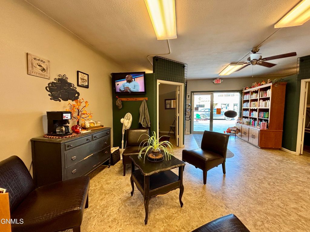 105 Main Street W, Beulah, ND 58523 photo 2